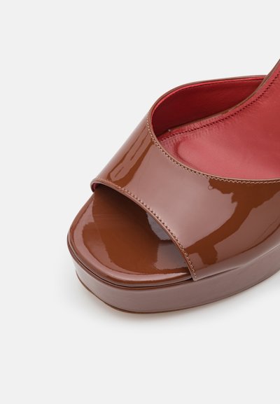 Bettina Vermillon JANET - Πλατφόρμες σανδάλια - brown