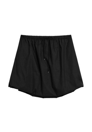 Gonna nera con coulisse, realizzata in tessuto leggero, con fascia elastica in vita e forma svasata, con orlo più lungo ai lati.