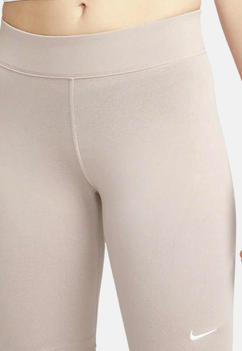 Nike Sportswear Šortky - beigeweiss