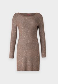 Robe en maille marron à manches longues avec des paillettes argentées métalliques, encolure ronde, et poignets et ourlet côtelés.