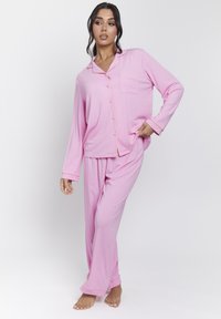Unselected, hot pink