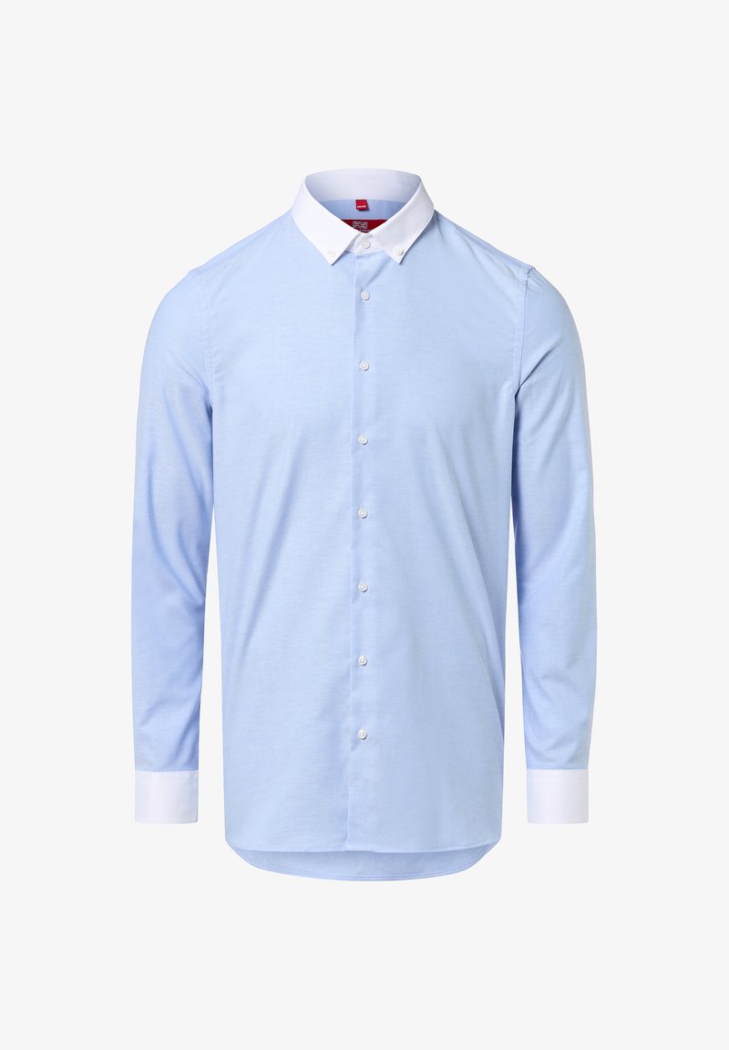 Camicia a maniche lunghe di colore azzurro chiaro, realizzata in tessuto dalla superficie liscia, con colletto a camicia bianco e polsini bianchi, e una chiusura frontale con bottoni.