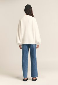 ST MRLO JADIE - Svetrík - snow