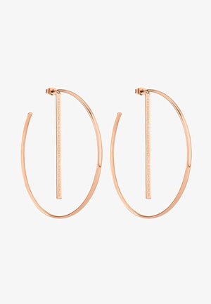Ohrringe aus Roségold in Form von Creolen mit einem eleganten Design und einem flachen Stabakzent. Sie sind aus Metall gefertigt und haben eine glatte Textur.