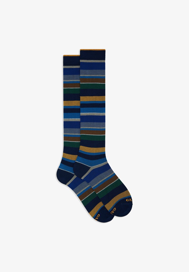 Calze alte fino al ginocchio con strisce blu, verdi, marroni e grigie, realizzate in tessuto morbido con rinforzi sul tallone e sulla punta, logo alla caviglia.