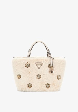 Borsa in finta pelliccia color crema con decorazioni floreali dorate e placchetta con logo. Presenta una forma strutturata e due manici corti.