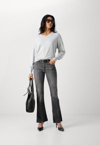 Scotch & Soda CORE V NECK RELAXED  - Strikkegenser - light grey melange
