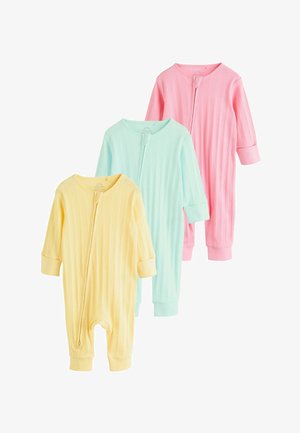 Trys ribotos ilgomis rankovėmis kūdikių smėlinukai su priekiniu užtrauktuku geltonos, šviesiai mėlynos ir rožinės spalvos, pateikti prieš baltą foną.