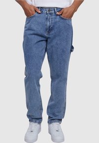 Karl Kani - KMI-PL043-091-10 KK RETRO WORKWEAR - Straight leg jeans - vintage mid blue Thumbnail Image 1