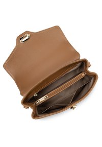 Braune Lederhandtasche mit glatter Textur, ausgestattet mit einer Reißverschlusstasche und zwei Fächern, kleinen goldenen Hardware-Akzenten. Offene Ansicht.