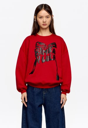 - Bluza