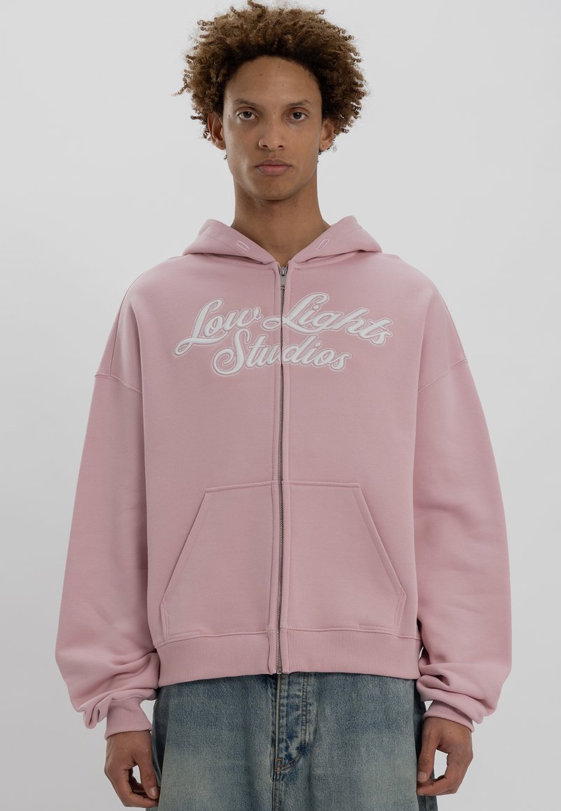 LOW LIGHTS STUDIOS® SHUTTER ZIPPER HOODIE - Felpa con zip - pink