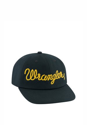 Czarna czapka z daszkiem z żółtym, kursywnym logo "Wrangler" wyszytym na przednim panelu oraz zakrzywionym daszkiem.