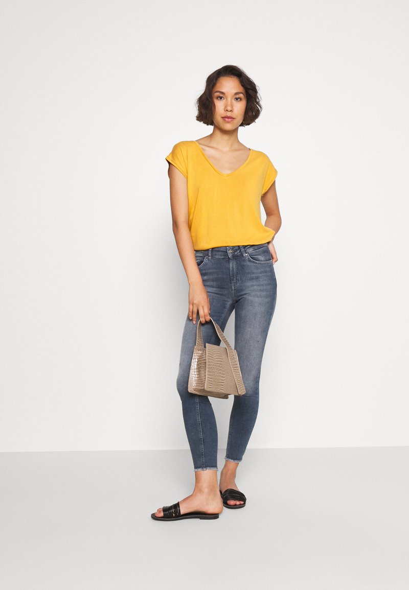 Damen T-Shirts | Pieces PCKAMALA T-Shirt basic nugget gold/gelb - ZL45267 Damen T-Shirts | Pieces PCKAMALA T-Shirt basic nugget gold/gelb - ZL45267