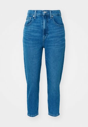Jeans in denim blu a vita alta con taglio dritto, cinque tasche e una leggera scoloritura. Presentano chiusura frontale con bottone e passanti per cintura.