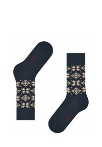Calzini blu navy con un motivo geometrico in crema, rosso e nero. Realizzati in materiale morbido, presentano una parte del piede di un colore solido e un logo posizionato sulla caviglia.
