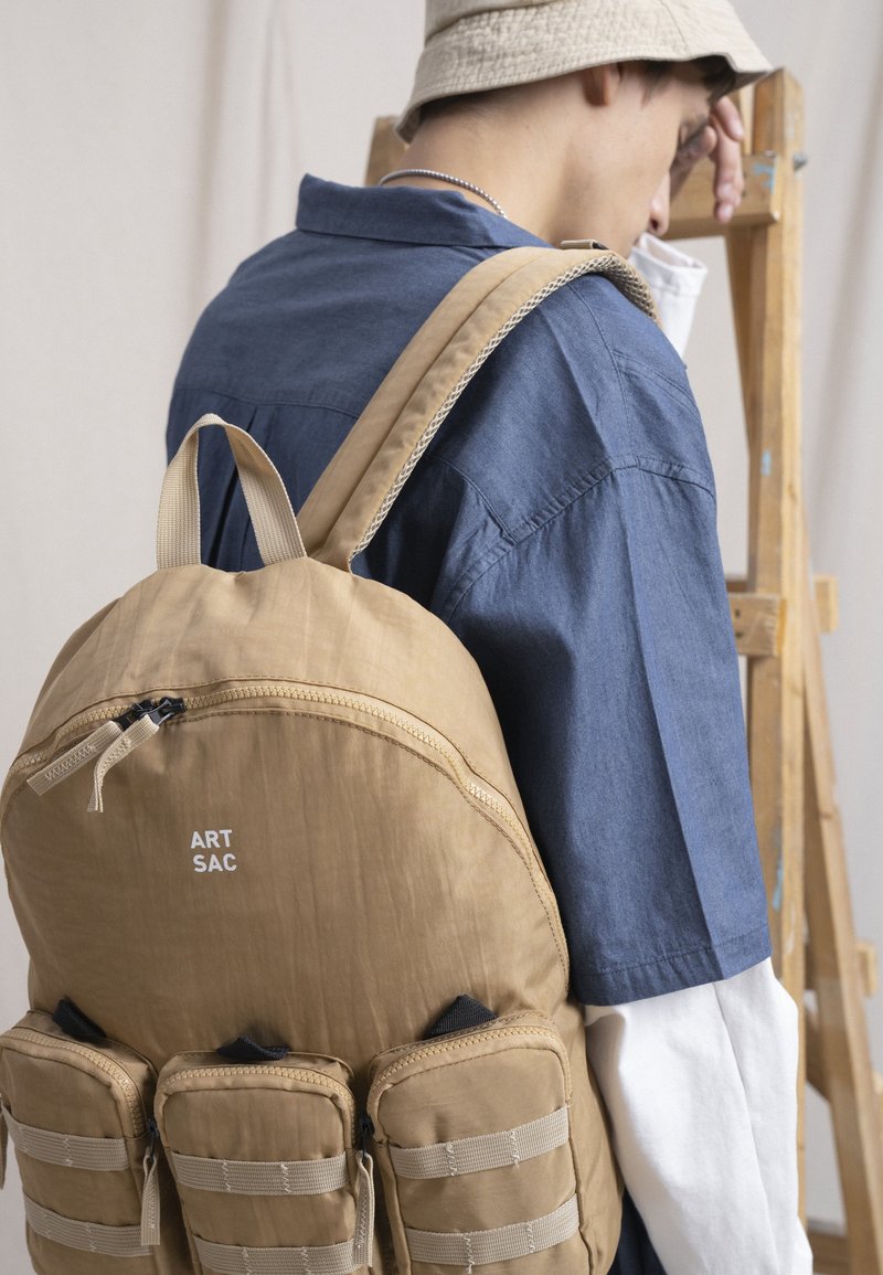 Artsac POP - JAKSON - Retkeilyreppu - sand