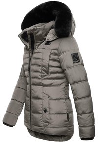 Graue gefütterte Jacke mit Kapuze aus schwarzem Kunstfell, Reißverschluss vorne, zwei Seitentaschen und einem Logo-Patch am linken Ärmel.