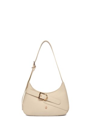 Beige Leder-Umhängetasche mit breitem Riemen, goldener Schnallendetail und kleinem geprägtem Logo in der Mitte vorne.