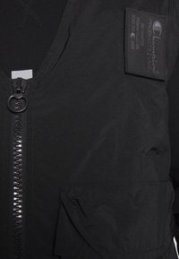 Champion Reverse Weave Liivi - black