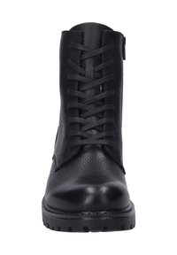 Botas tobilleras de cuero negro con acabado texturizado, parte delantera con cordones y cremallera lateral, con puntera redonda y suela de goma.