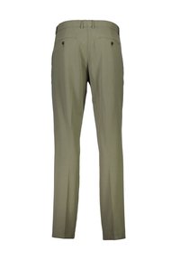 Slim-fit, olijfgroene broeken met een gladde afwerking, uitgerust met twee achterzakken en subtiele stiksels, ontworpen voor veelzijdigheid en comfort.