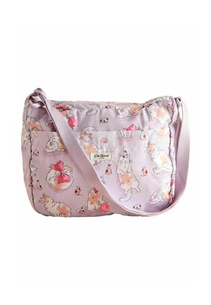 Paarse tas met kattenillustraties, gemaakt van zacht stof. Voorzien van een roze strap en een ritsluiting. Dubbelzijdige kattenpatronen met verschillende poses.