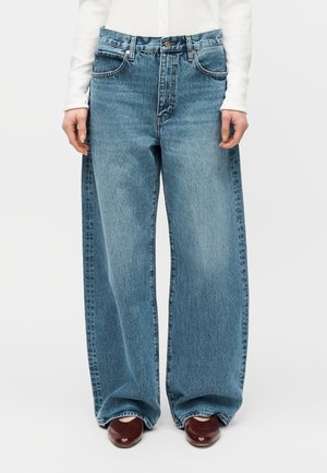 - Jeansy Relaxed Fit