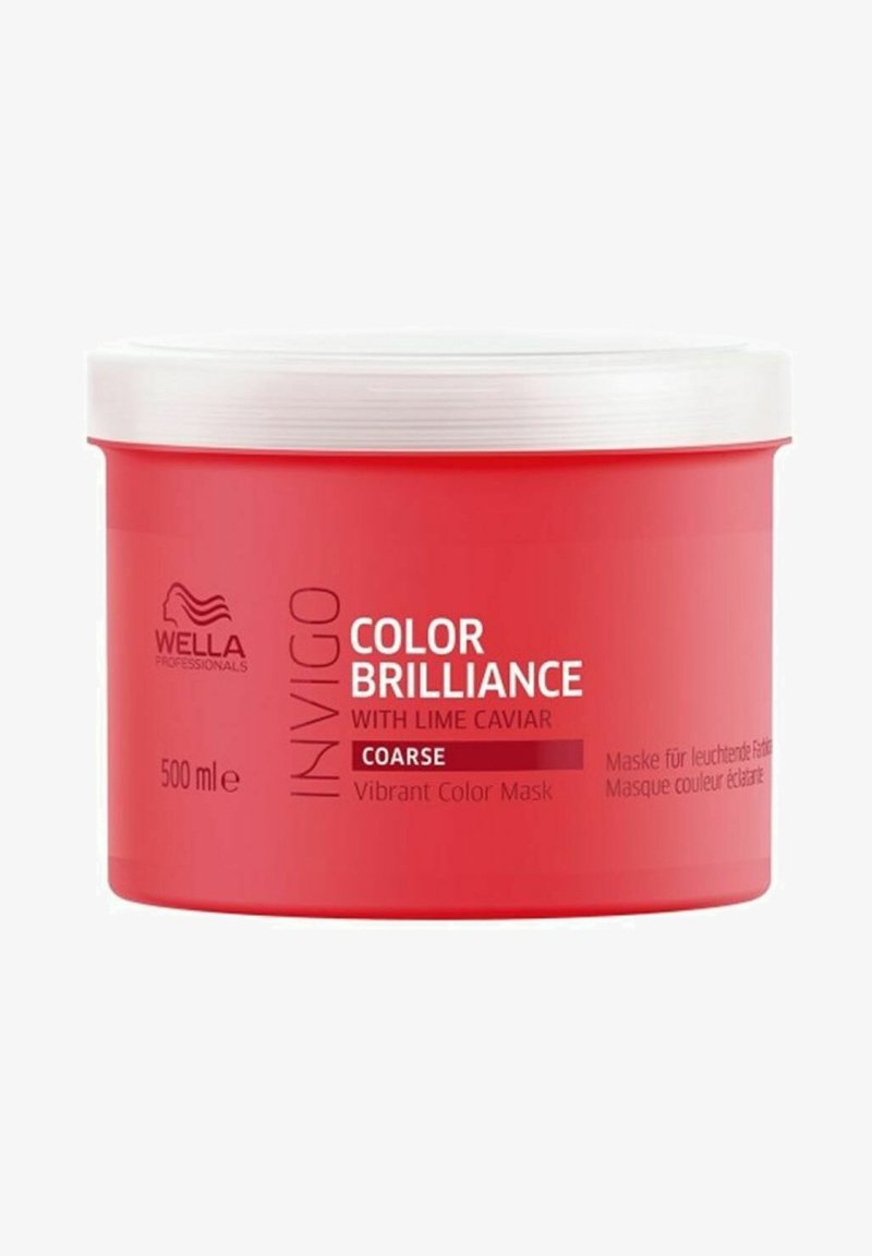 Rode kunststof container met een wit deksel, gelabeld "Wella Professionals Invigo Color Brilliance," voor stug haar; capaciteit van 500 ml.