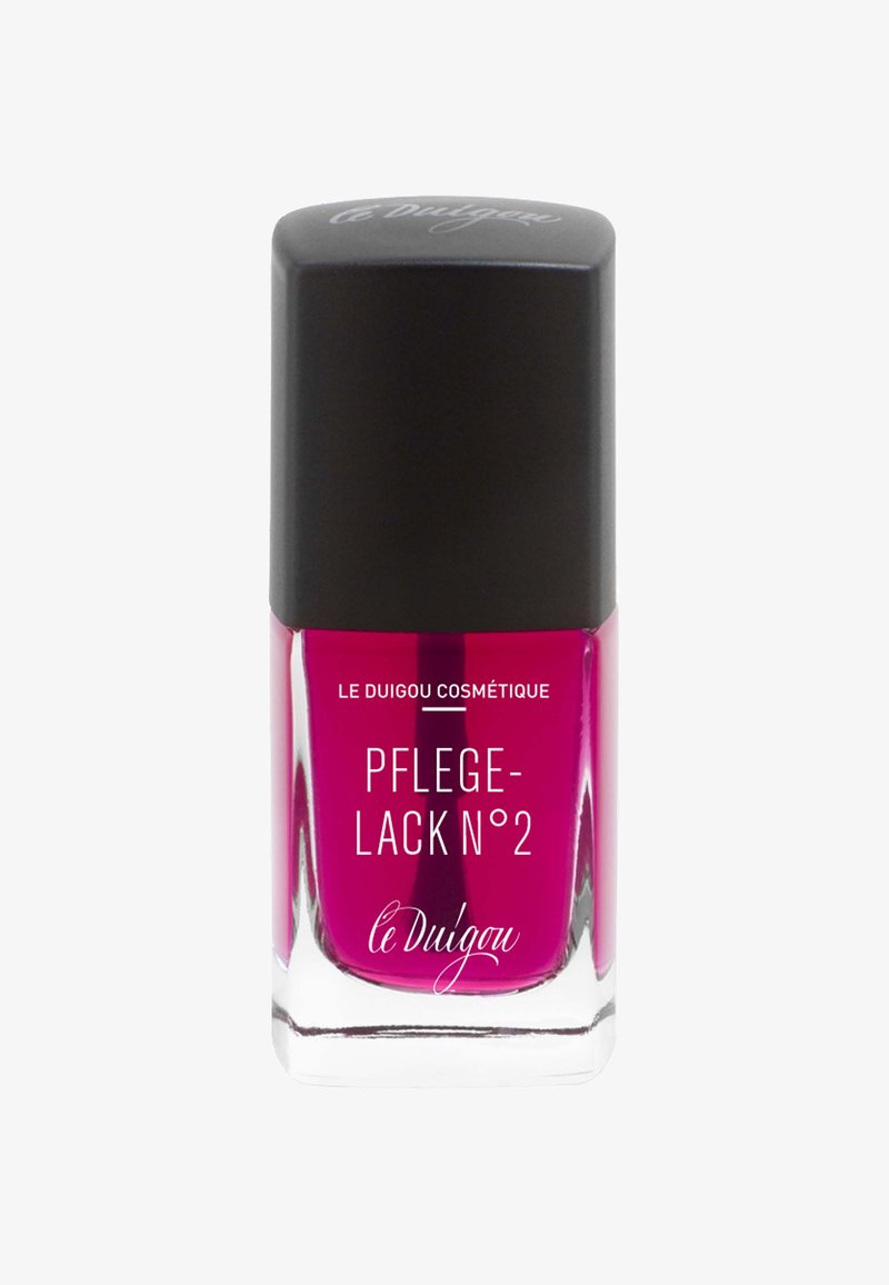 Nagellack in einer quadratischen Glasflasche mit einem matten schwarzen Deckel. Lebendige magentafarbene Farbe mit weißem Text, der "PFLEGE-LACK N°2" und "le Duigou" liest.