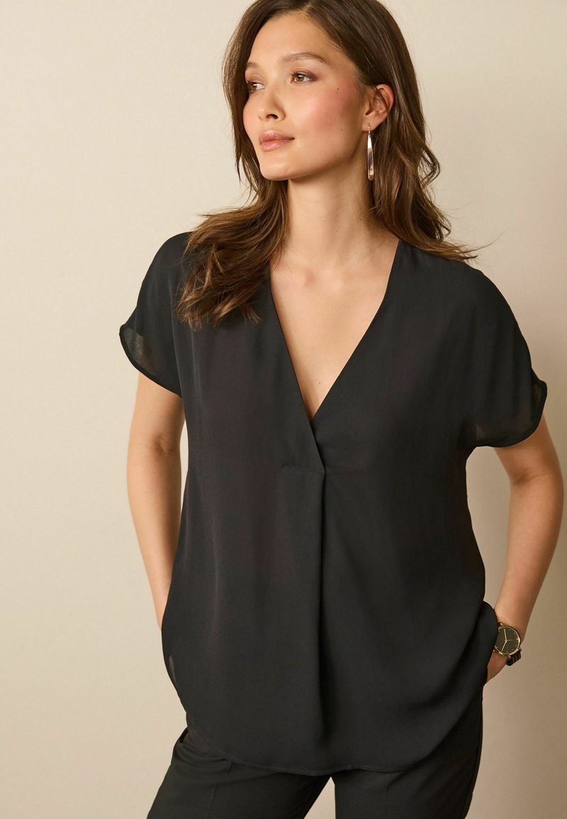 Next - SHORT SLEEVE OVERHEAD STANDARD - Blusa - black, Ampliar