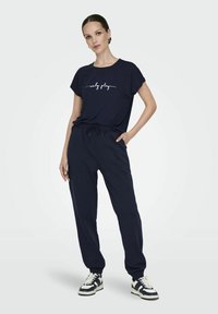 ONLY Play JOGGING ONPLUX NORMAL GESCHNITTEN - Pantalones deportivos - maritime blue