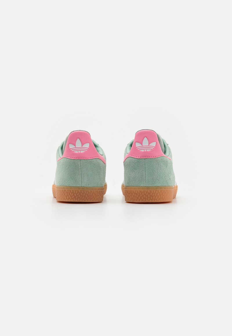 adidas gazelle silver green womens Zapatillas Adidas Gazelle main image 0
