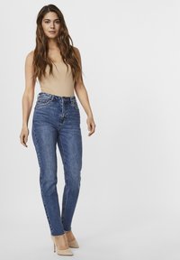 Vero Moda - VMBRENDA  - Slim fit jeans - medium blue denim Thumbnail Image 1