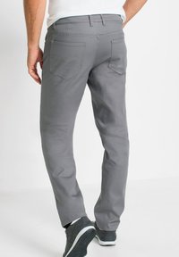 bonprix REGULAR FIT STRETCH-THERMO STRAIGHT - Pantaloni - grey
