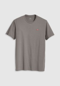 Grijze katoenen t-shirt met een klassieke ronde halslijn, korte mouwen en een klein rood Levi's logo op de linkerkant van de borst.