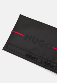 HUGO MALPHITE PHONE POUCH - Θήκη τηλεφώνου - black