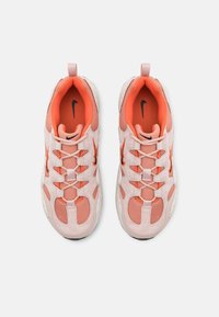 Nike Sportswear TECH HERA - Baskets basses - terra blush/black/pink oxford/cosmic clay/platinum tint