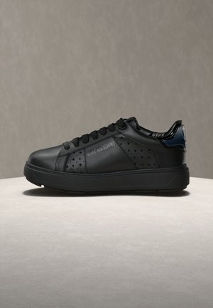 Športni copati - black