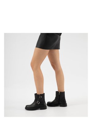 Wojas Stiefelette - black