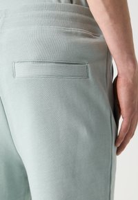 HUGO DOAK - Tepláky - open grey