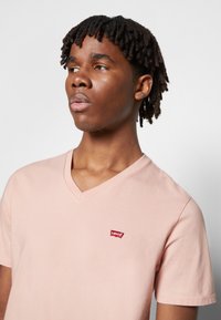 Levi's® ORIGINAL - T-shirt básica - silver pink