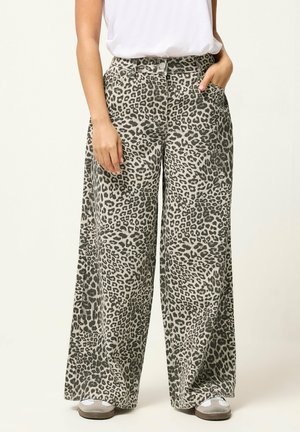Pixie Girl, PETITE WIDE LEG TROUSERS - Wide Leg - light brown