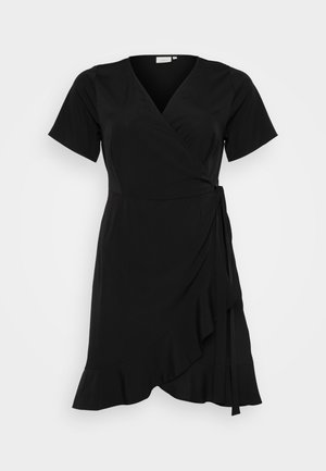 Melna apdarīšanas kleita ar īsām piedurknēm, V veida izgriezumu, asimetrisku frill apakšmalu un saišu detaļu jostasvietā. Gluda auduma tekstūra.