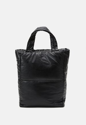 Sac fourre-tout noir rembourré avec deux poignées, de forme rectangulaire et d'une texture lisse et brillante. Pas de matériel ou d'accents visibles.