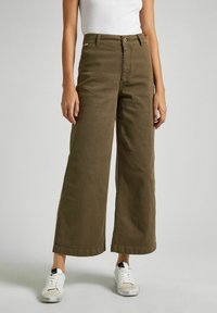 Pepe Jeans - TANIA - Flared Jeans - olivine green Miniatuurafbeelding 1