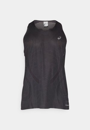 Canottiera sportiva nera con un motivo testurizzato. Presenta un collo rotondo e un tessuto traspirante. Logo visibile sul lato sinistro anteriore.