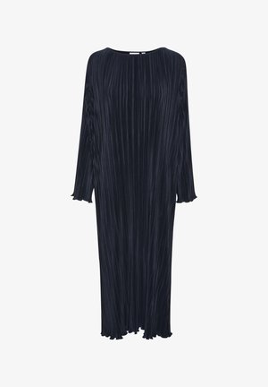 Abito lungo blu navy con texture plissettata, maniche larghe e scollatura rotonda. Il tessuto scende morbido fino al pavimento con orlo svasato.
