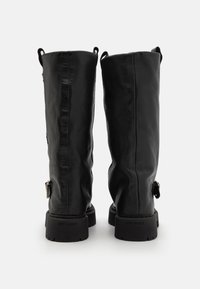 Steve Madden GODIVA - Stivali con plateau - black