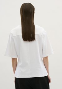 Karen by Simonsen TOP - Lihtne T-särk - bright white